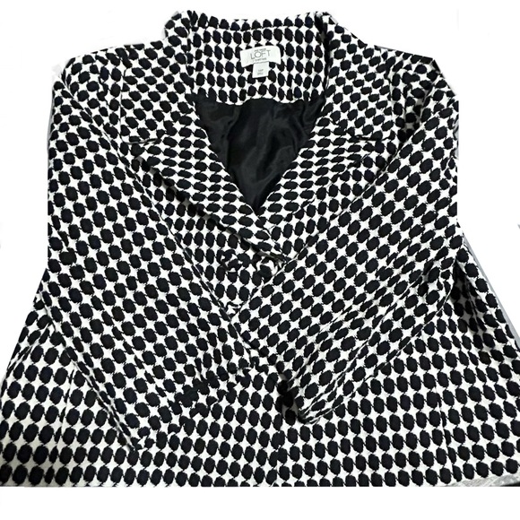 LOFT Cropped Black and White Polka Dot Blazer - Picture 4 of 5